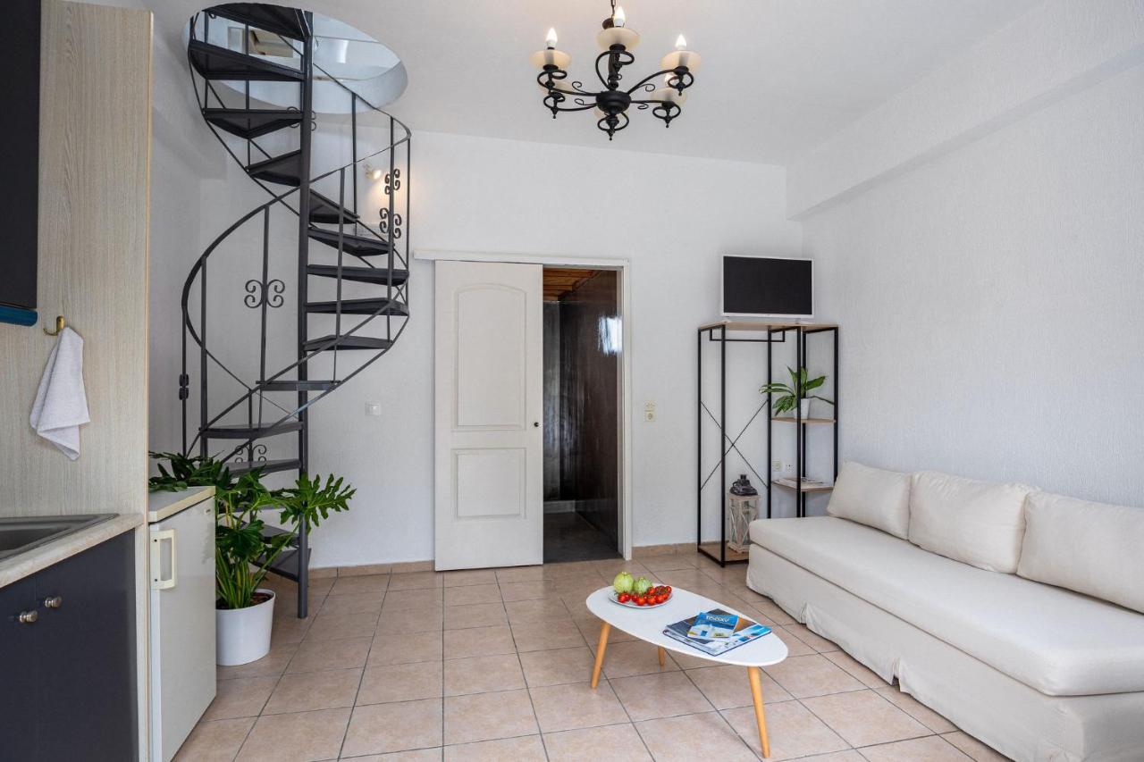 אימרוביגלי White Utopia Apartments And Maisonettes מראה חיצוני תמונה